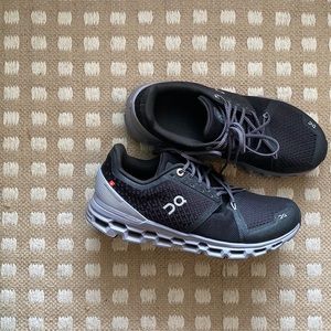 On Cloudstratus Womens Running Shoes Black/Lilac Size 8 W